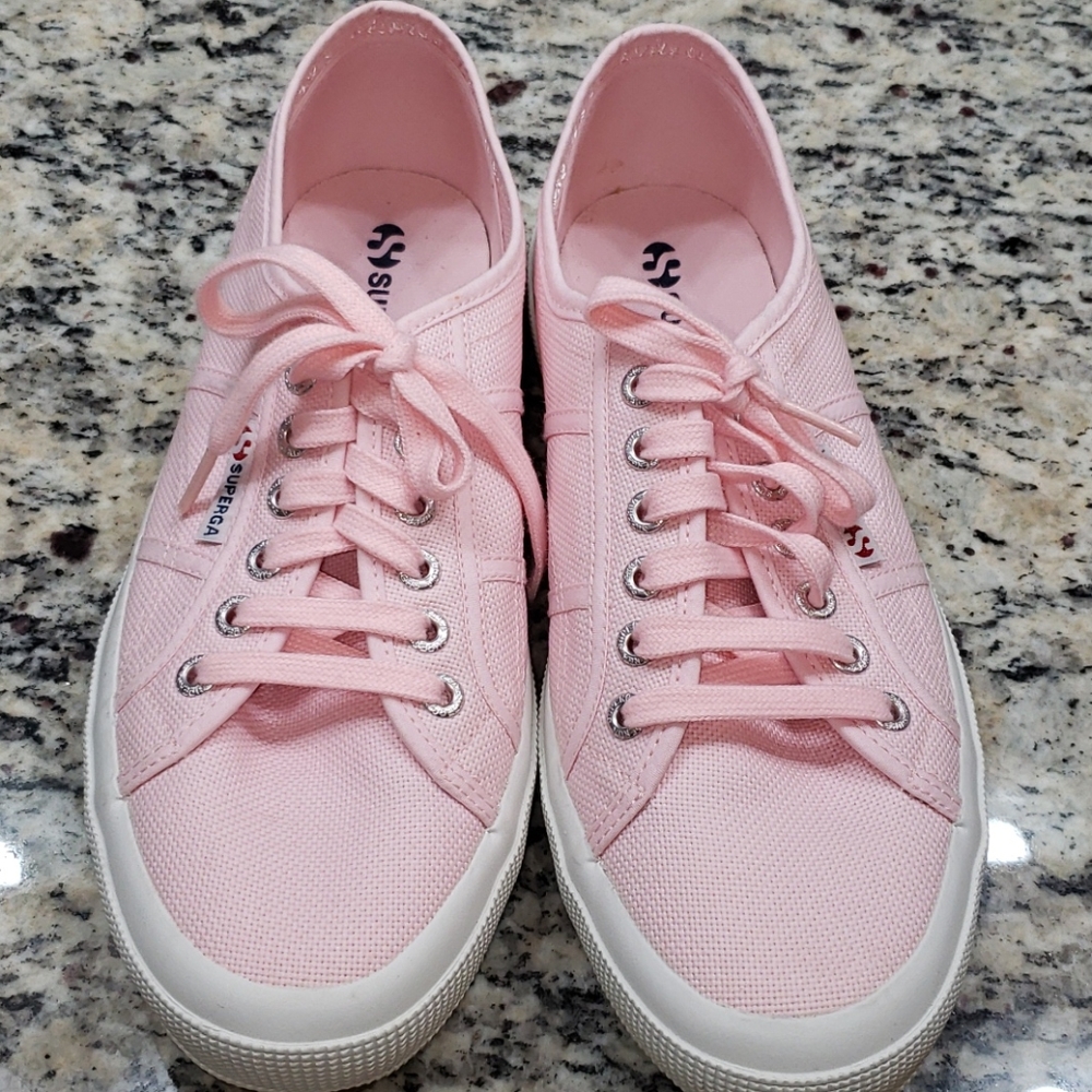 Superga Classic Lace-Up Sneaker Size 10